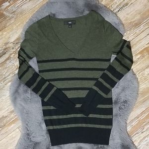 Closet Closing! EUC Super Soft Sweater